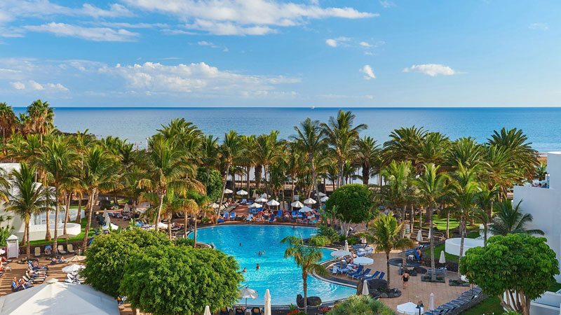 Alumnos de Ciclos GM y GS del IES Zonzamas visitan el hotel Hipotels La Geria Alumnos de Ciclos GM y GS del IES Zonzamas visitan el hotel Hipotels La Geria